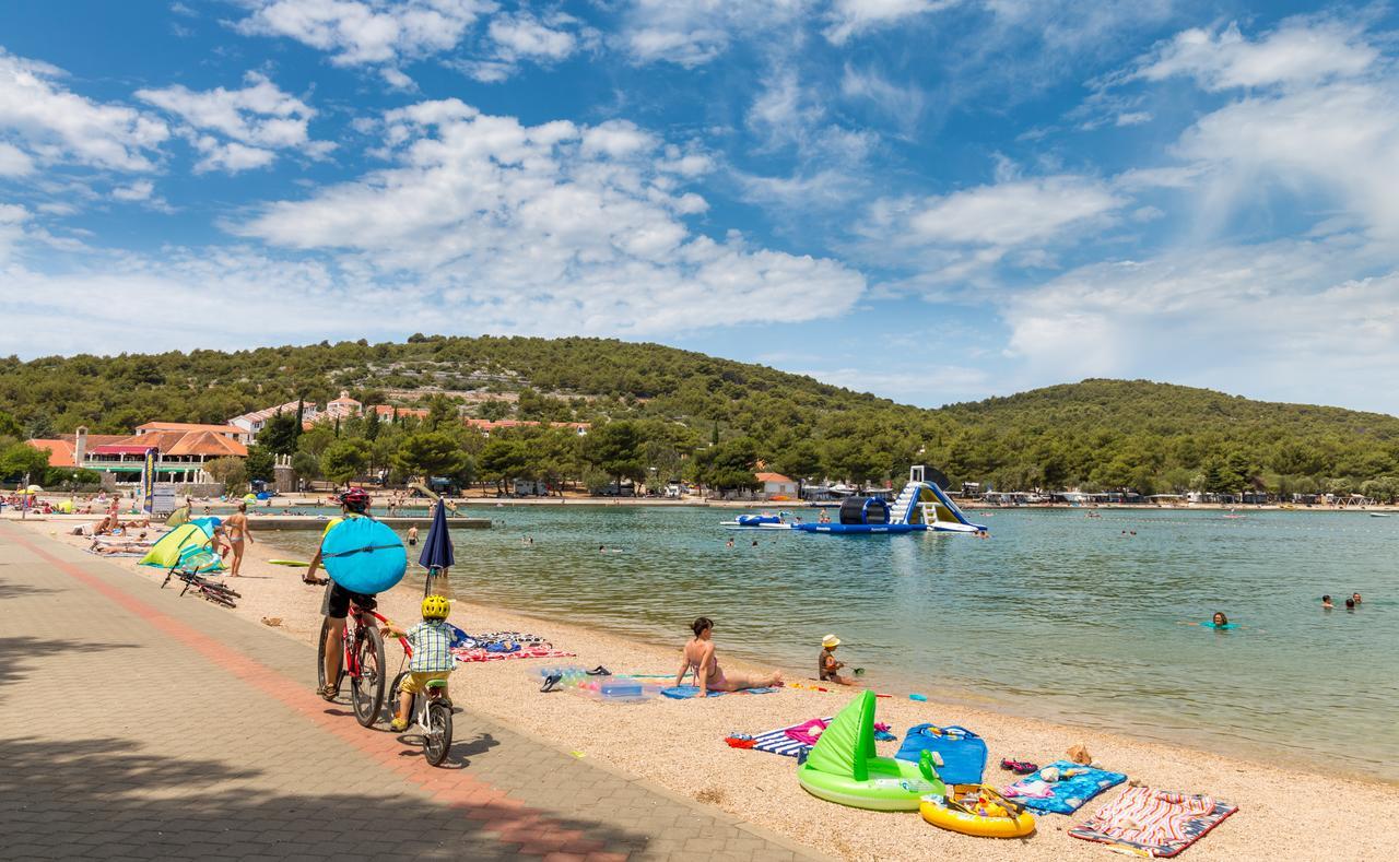 Victoria Mobilehome Jezera Village Holiday Resort Dış mekan fotoğraf